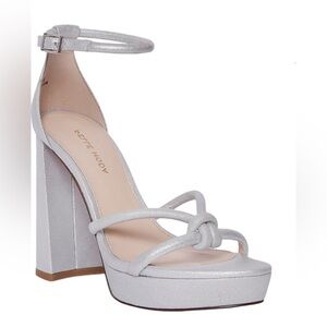 New in box Pelle Moda Gilian ankle strap sandal size 10 m